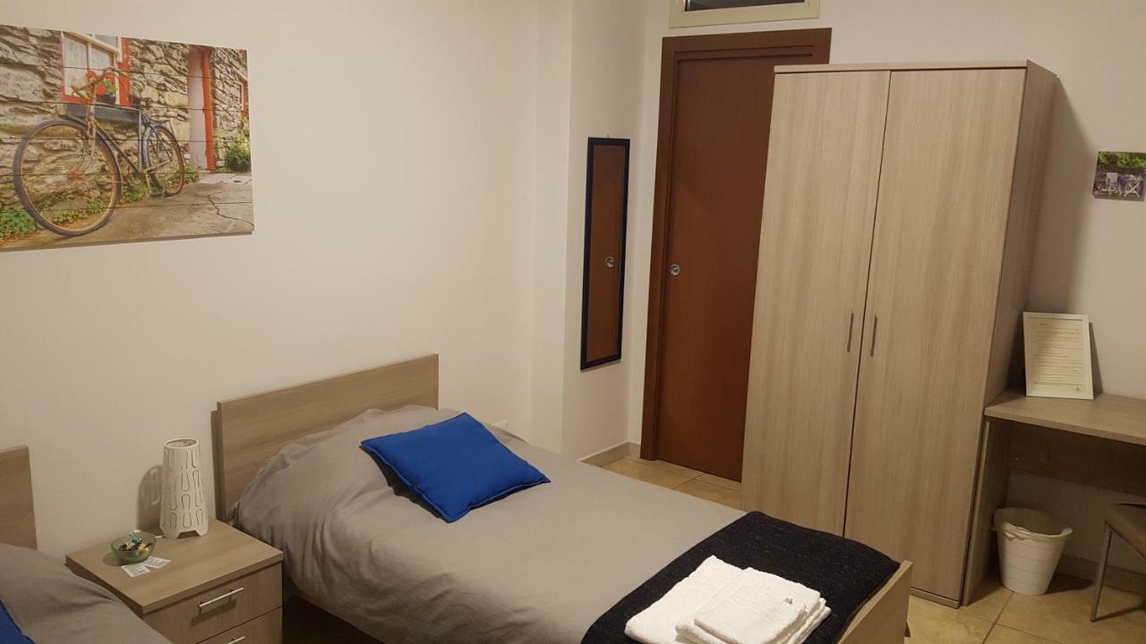 Camera Doppia con Letti Singoli con Bagno Privato