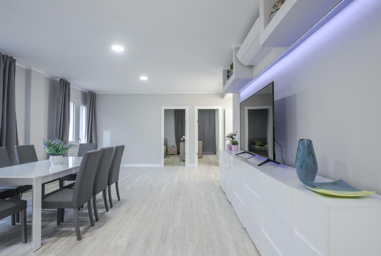 Two-Bedroom Apartment,877566071:JPEG