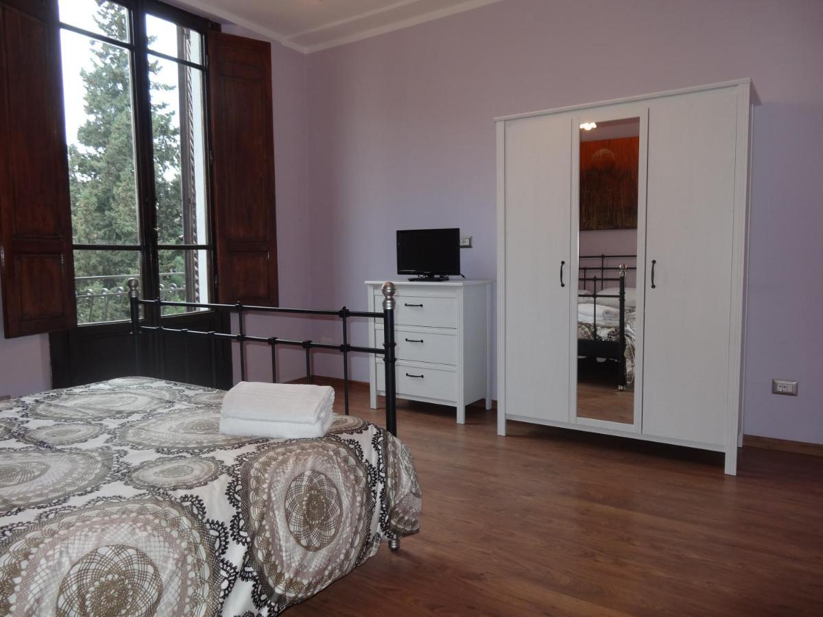 Double Room with Private External Bathroom,913388608:JPEG