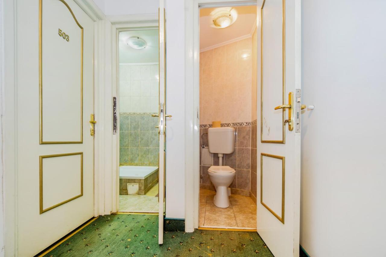 Camera Singola con Bagno in Comune