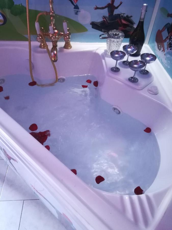 King Room Spa Bath,942373939:JPEG