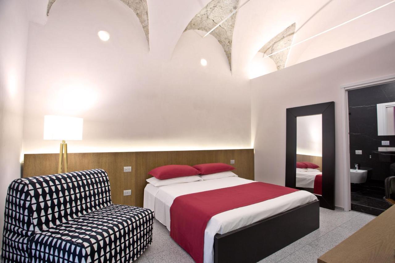 Deluxe Double Room with Extra Bed,964106272:JPEG