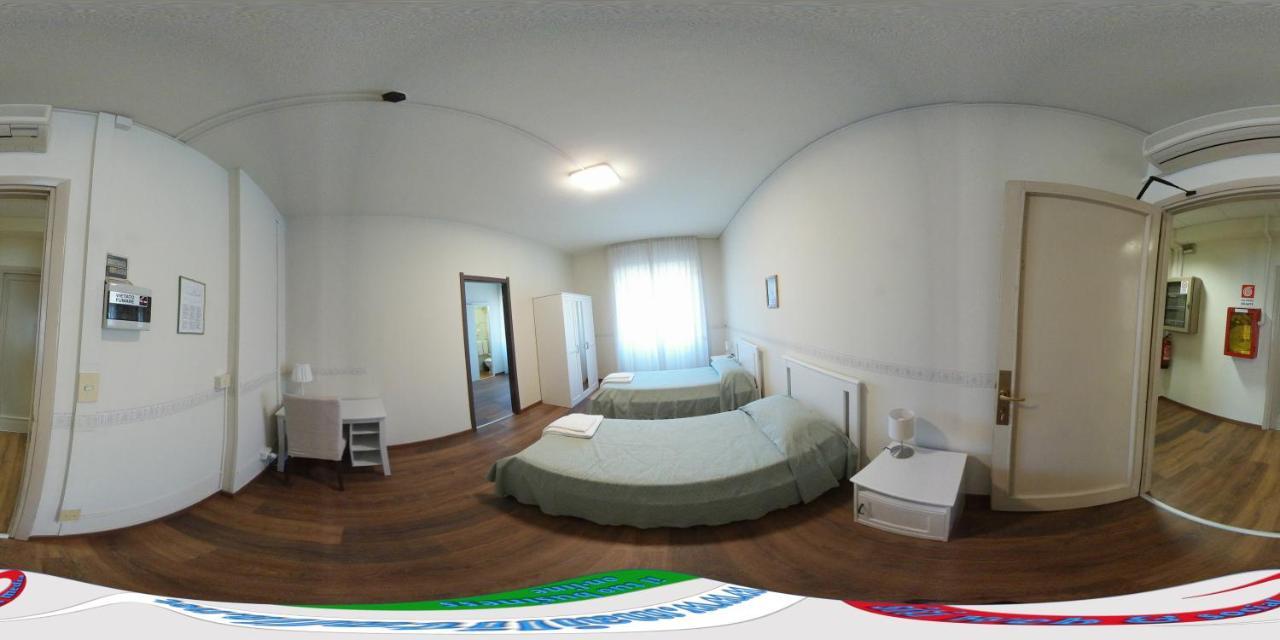 Camera Deluxe Doppia con Letti Singoli