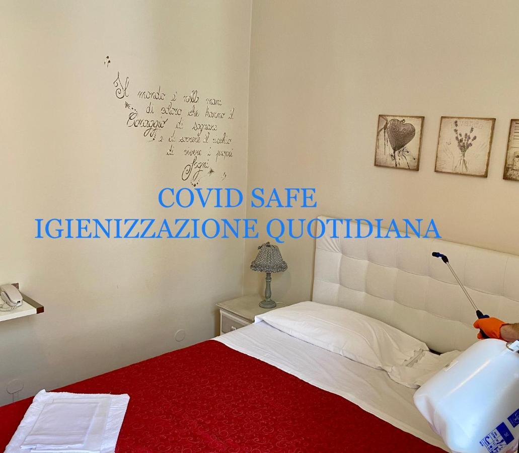 Camera Matrimoniale/Doppia con Letti Singoli con Balcone