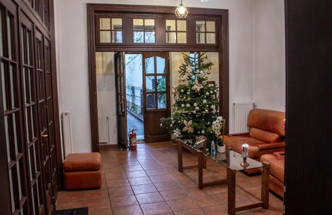 Happy Accomodation-1
