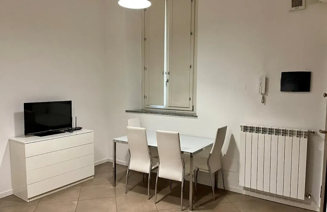 Easy Milano - Rooms&Apartments Navigli-1