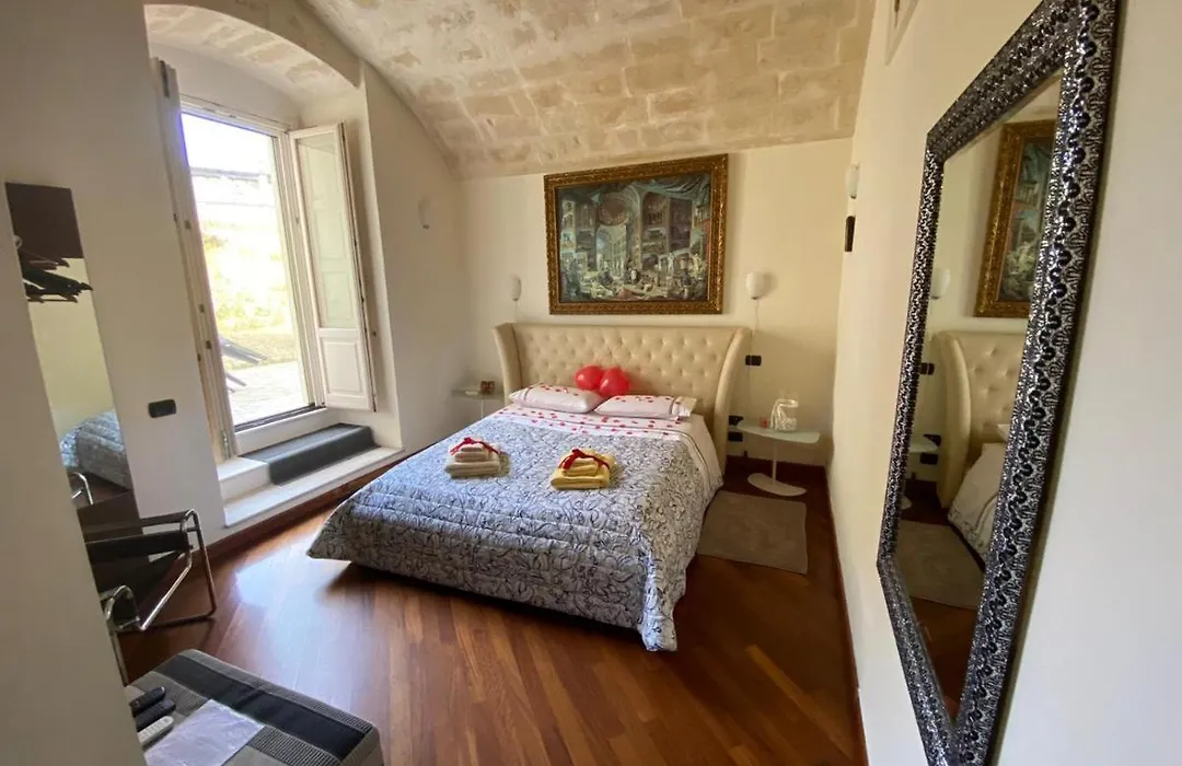 Alla dimora di Chiara Suite&Rooms-1