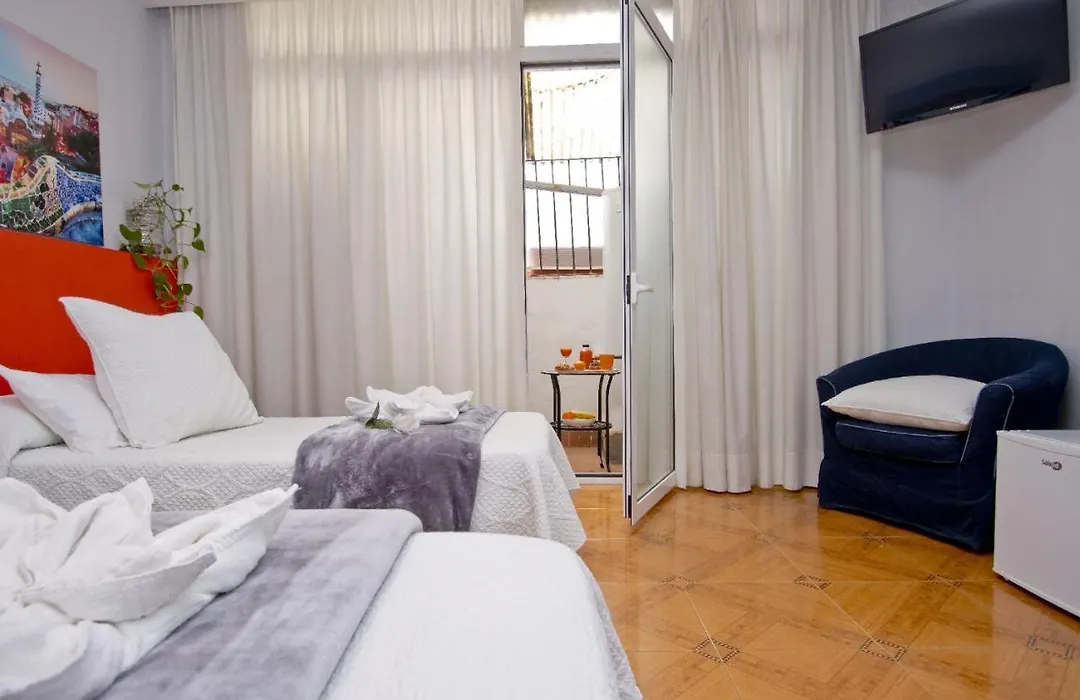 Barcelona City Centre Hostal-1