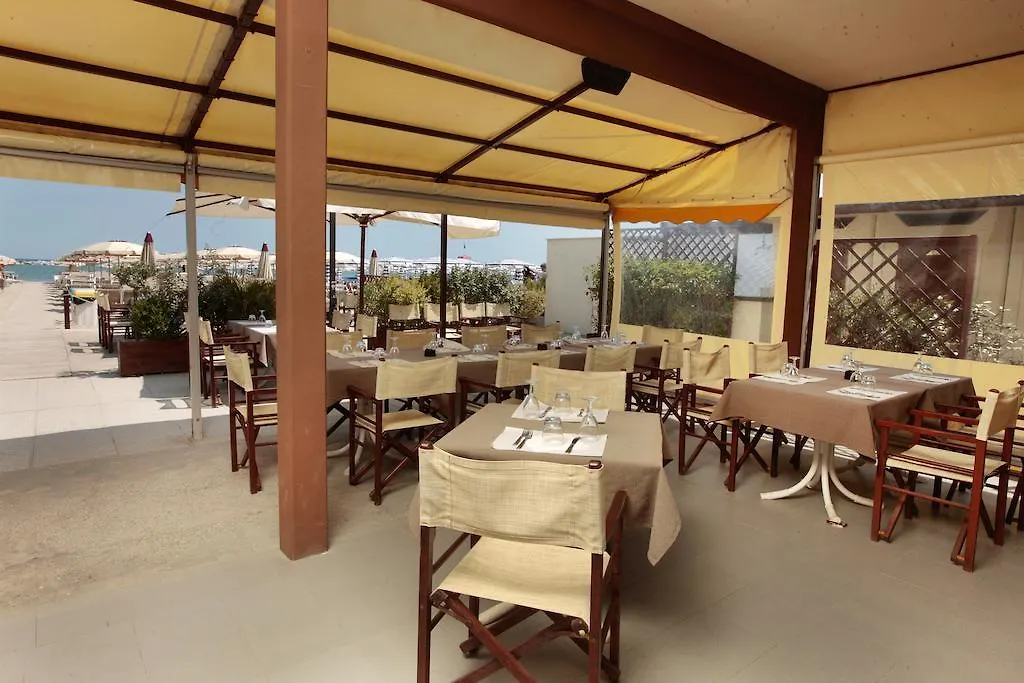 Hotel Globus-1