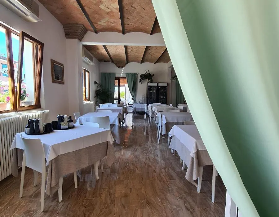 Borgomare Camere e Colazioni-1