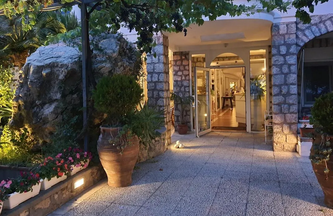 Hotel Nautilus-1