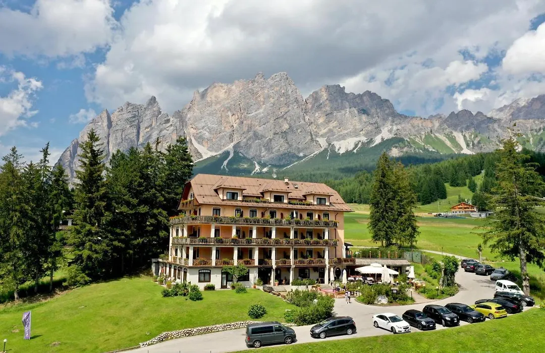 Boutique Hotel Villa Blu Cortina D'Ampezzo-1