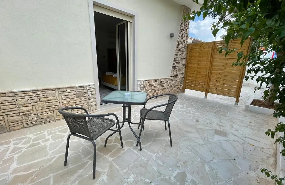Acquadamare B&B-1