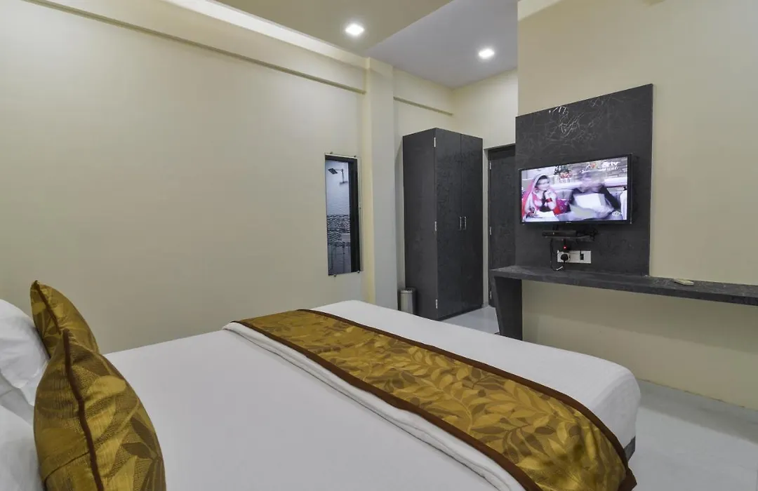 Hotel Aroma- Dadar-1