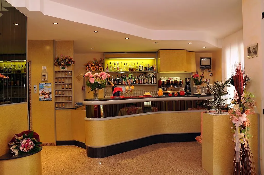 Hotel Rita-1