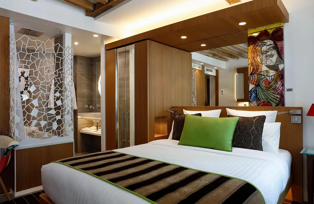 Select Hotel-1
