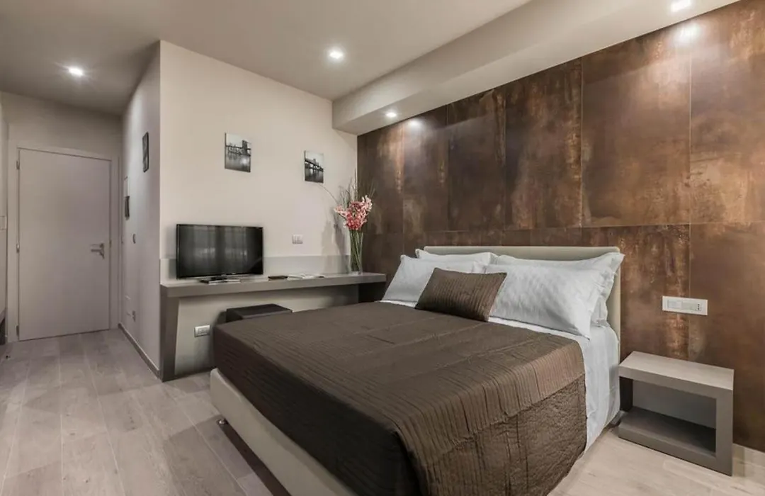 Astoria Deluxe Rooms-1
