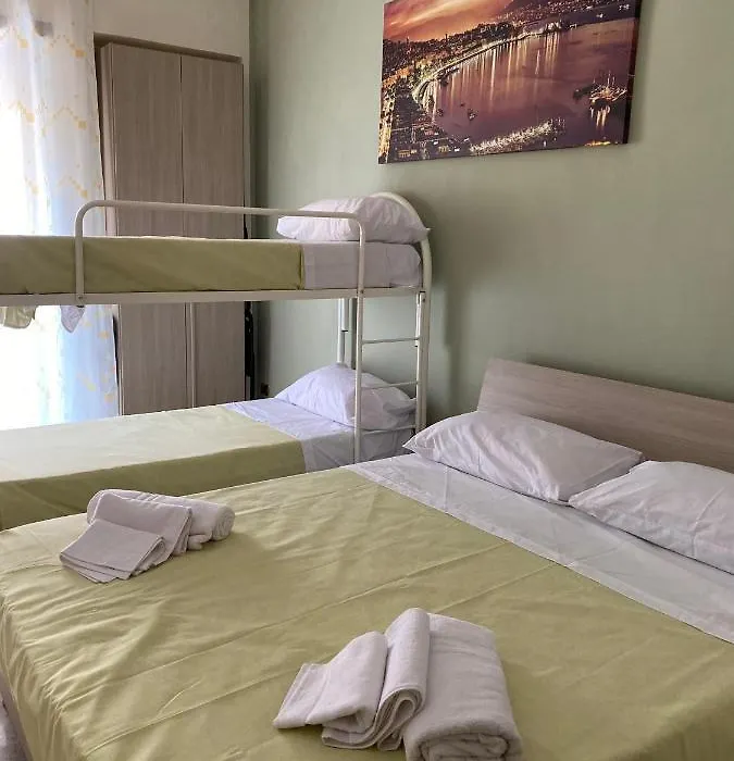 Falù Napoli centro camera con cucina e bagno privato-1