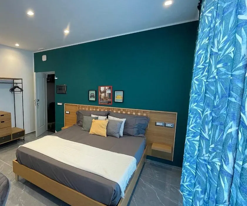 Aurora Luxury Rooms Affittacamere-1