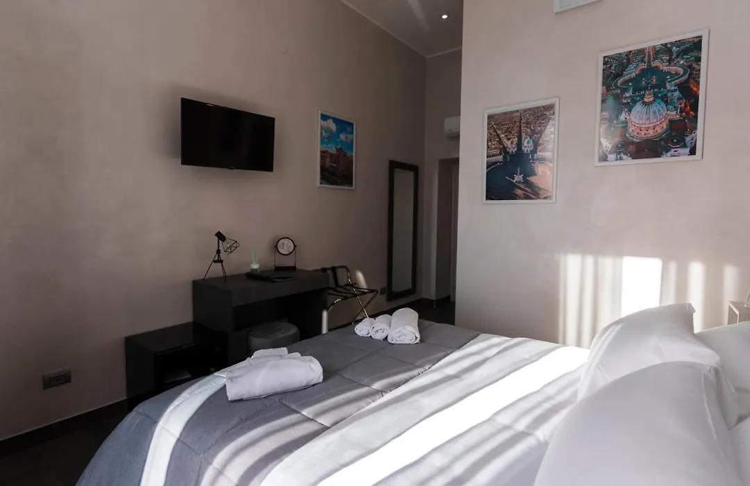 Julia Luxury Suite Rome-1