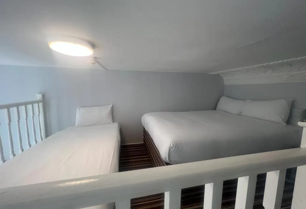 Palace Court Hotel-1