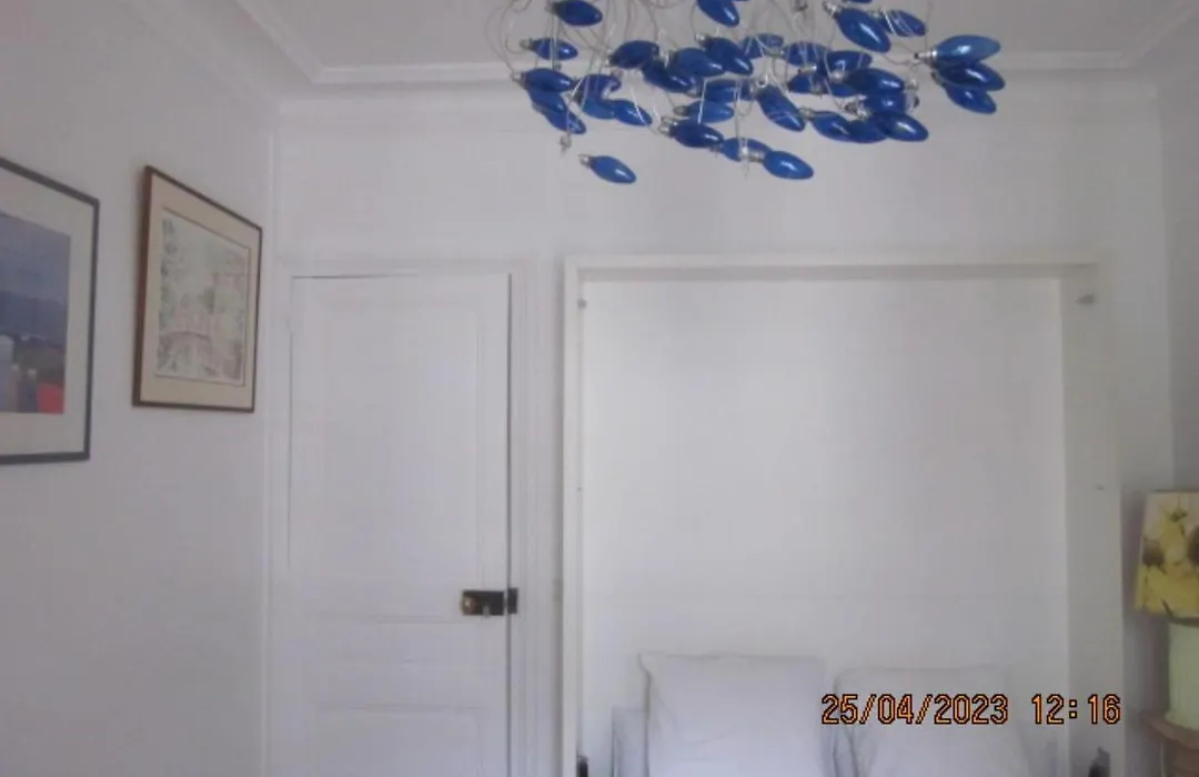 Bed And Breakfast Paris Centre-1