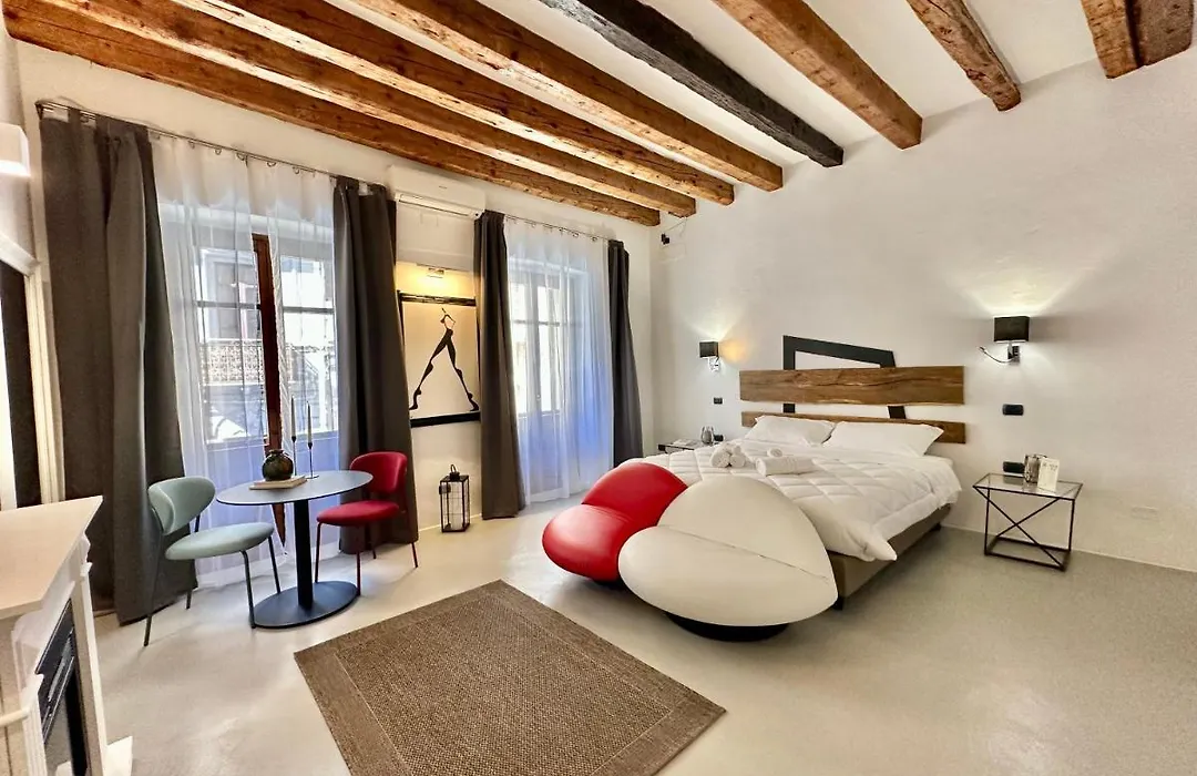 C&O Savoia Deluxe Rooms-1