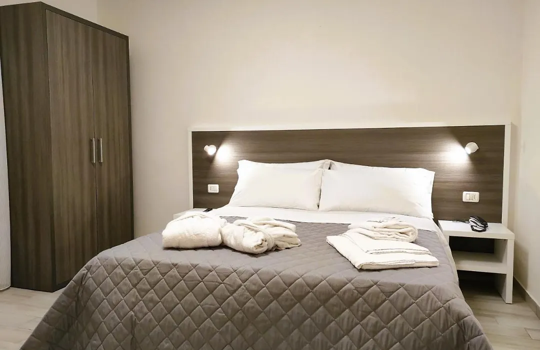 Hotel Gran San Bernardo - RICCIONE - FRONTE MARE CON RISTORANTE-1