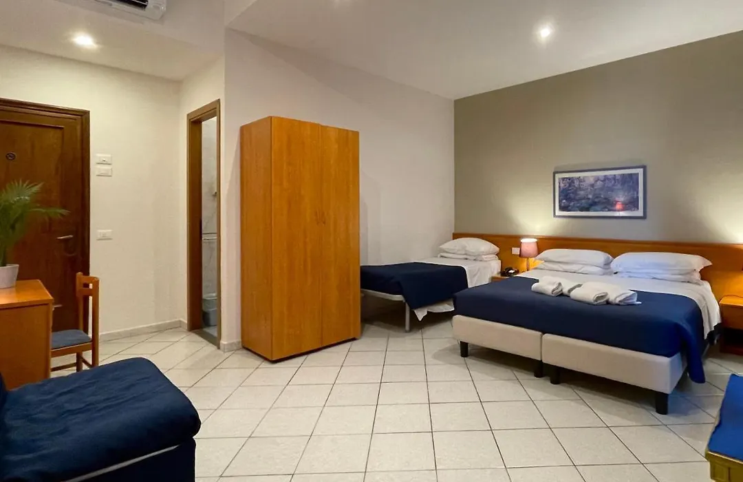 Hotel Leopolda-1