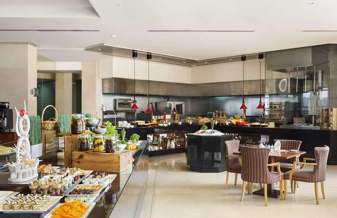 Crowne Plaza - Dubai Jumeirah By Ihg-1