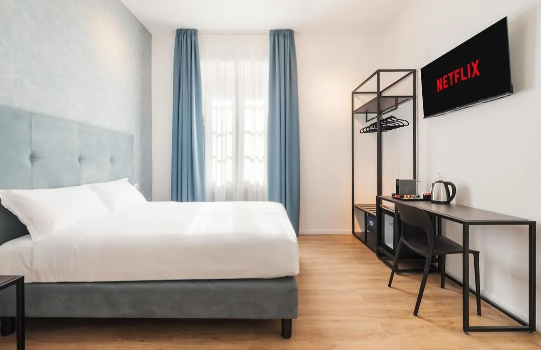 Adelante rooms Piazza Bologna-1
