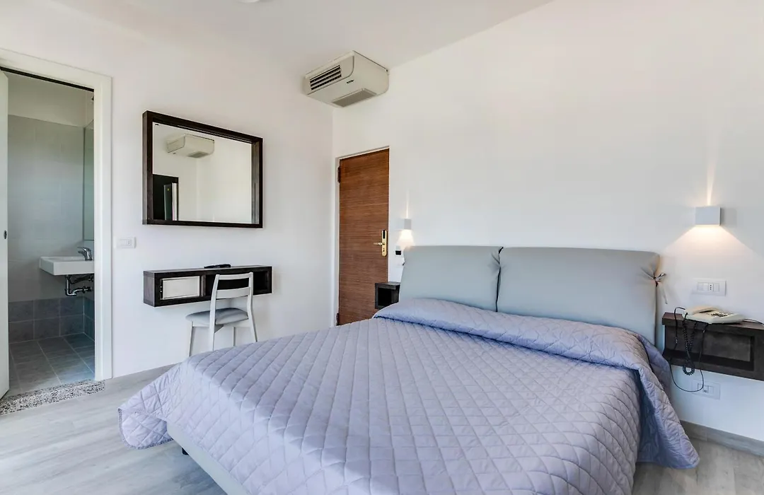 MARITTIMO Riccione - Hotel Clipper FRONTE MARE-1