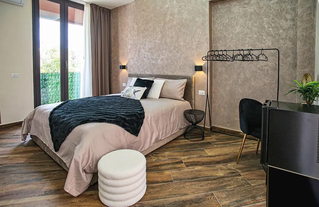 Lustru Apartment-1