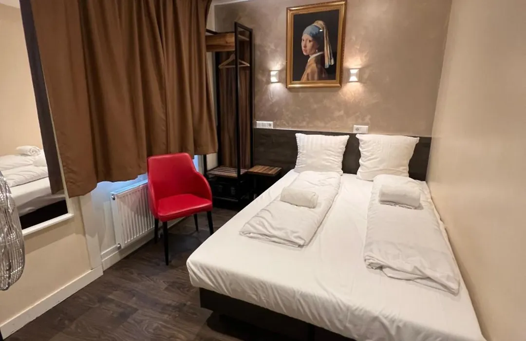 Dam Hotel-1