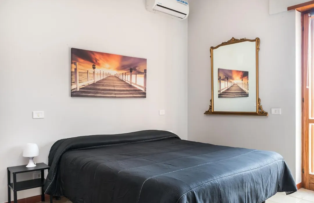 Travelershome Ciampino&Morena Guesthouse-1