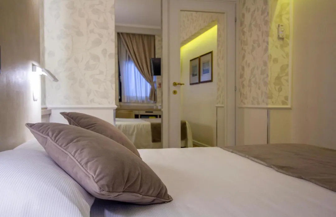 Hotel Flora-1