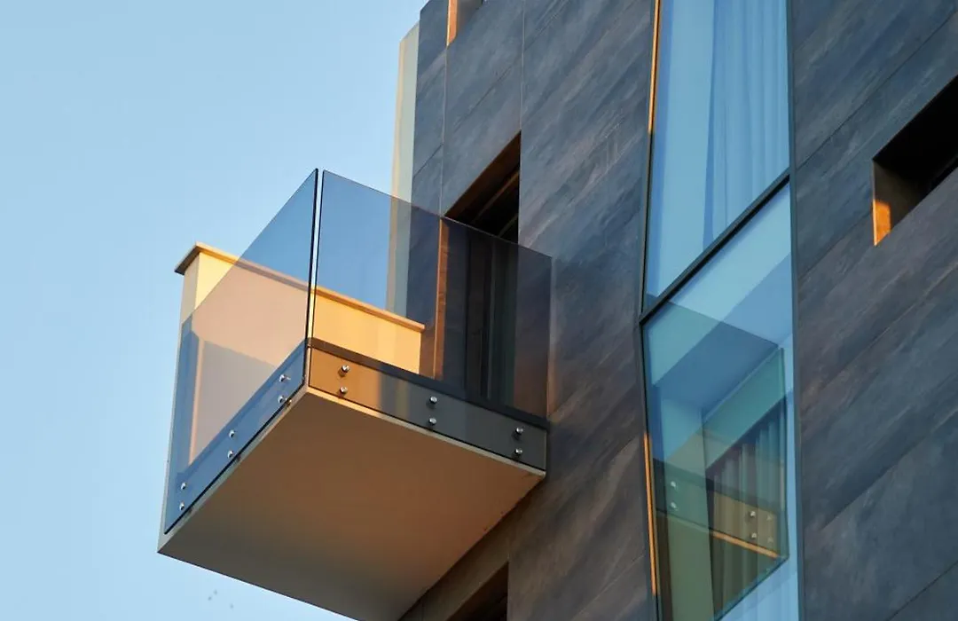 Glass House - Smart Rooms & Parking-1