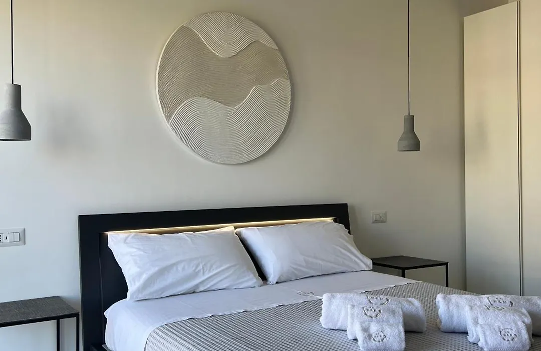 4B B&B-1
