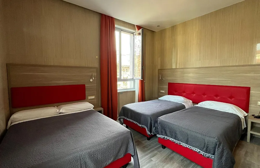 Hotel Midway-1