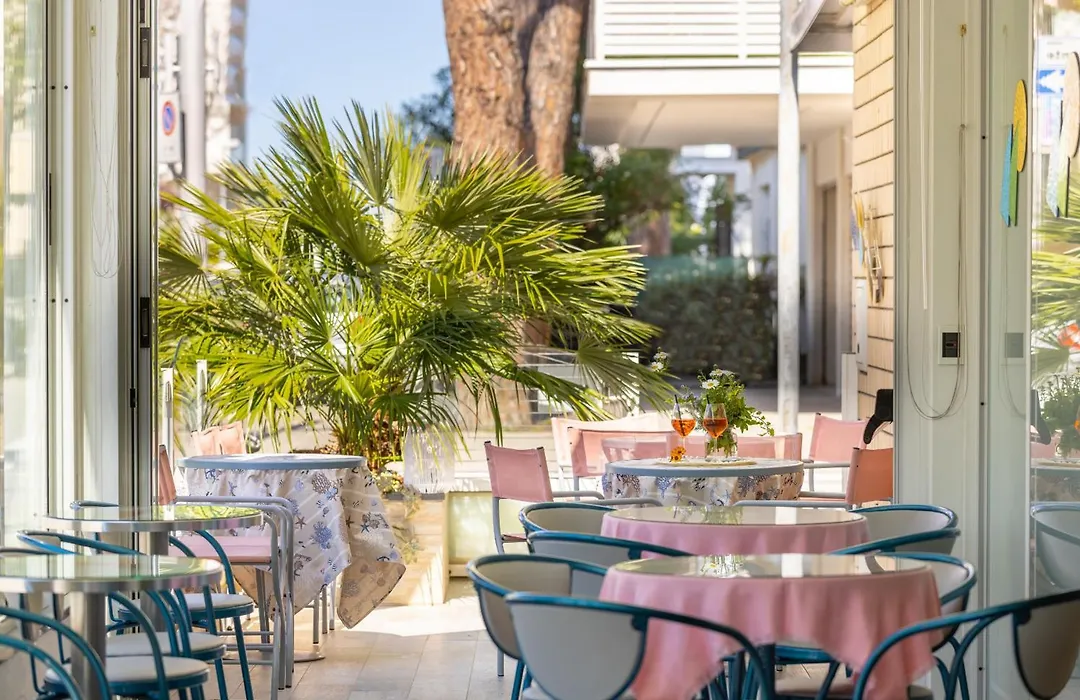 Hotel Caprice B&BRUNCH - in centro a Riccione-1