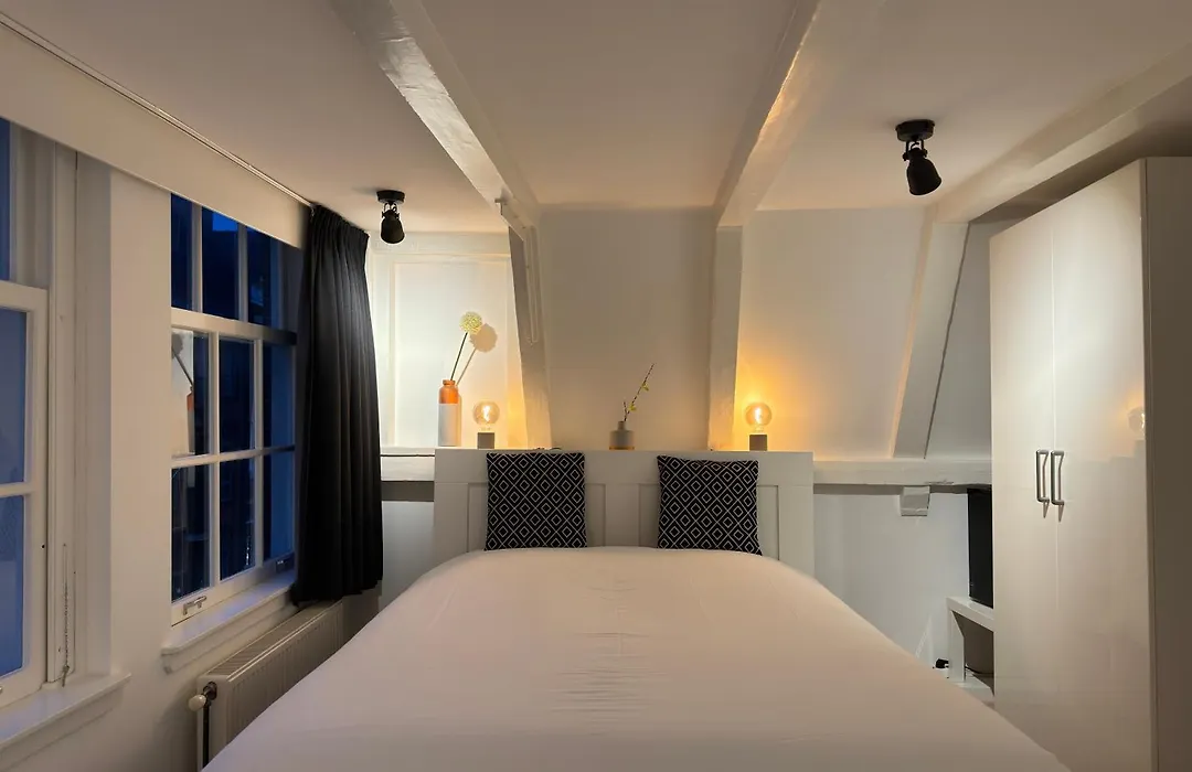 Nine Streets Inn-1