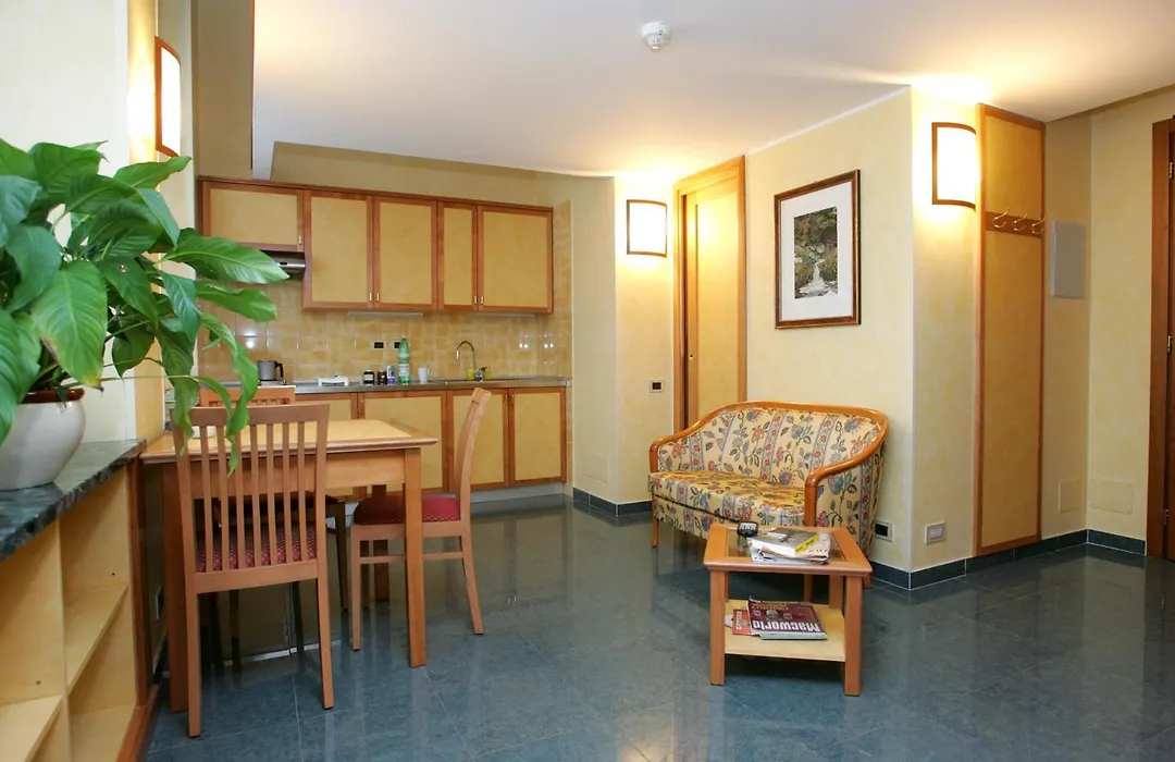 Le Petit Hotel-1
