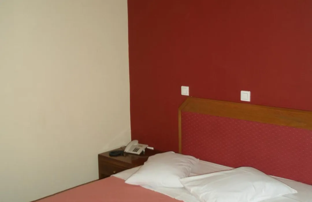 Economy Hotel-1
