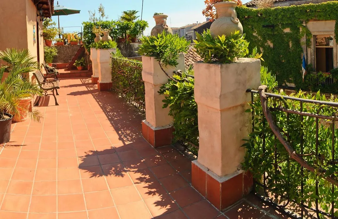 Hotel Biscari-1