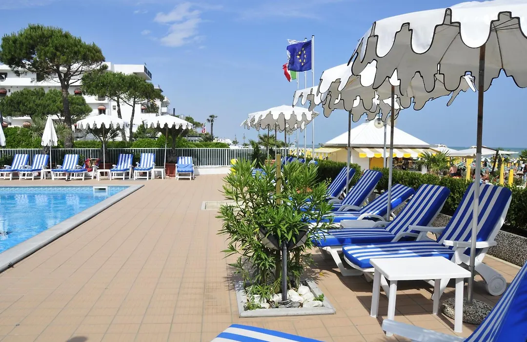 Hotel Plaza Esplanade-1