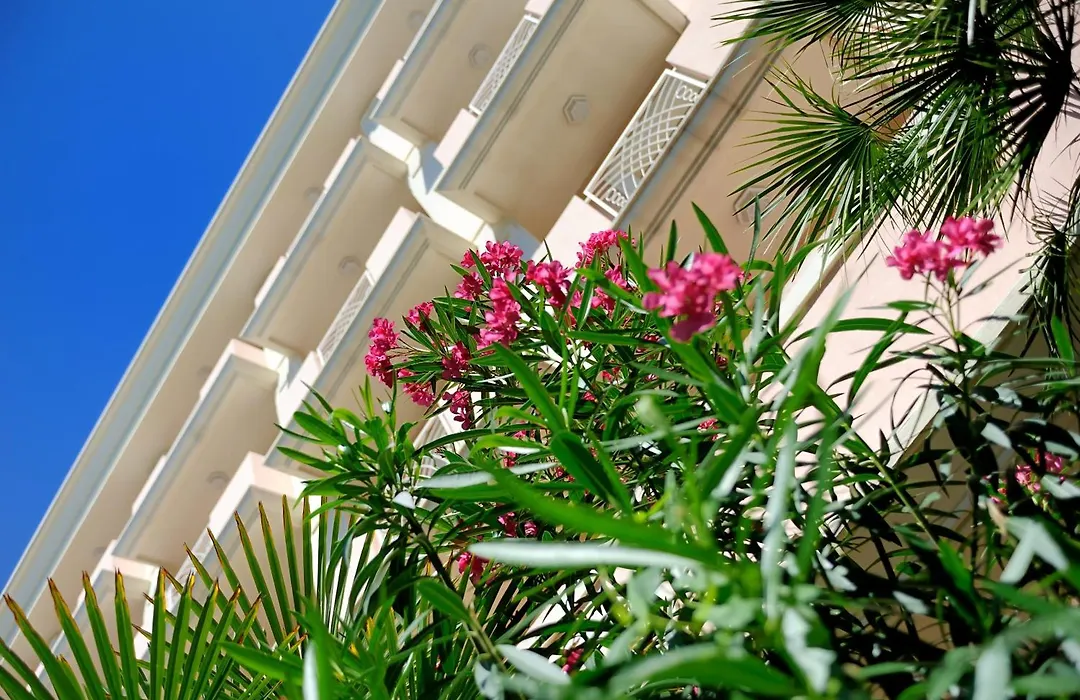Hotel Tiffany-1