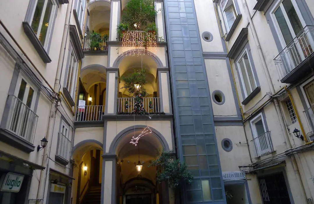B&B Napoli Plebiscito-1