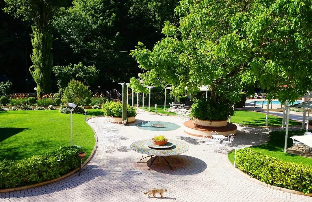 Guesia Village Hotel e Spa-1