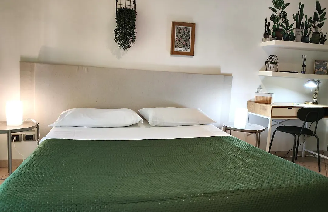 Casa Viola a 900 mt dalla Staz. Centrale-1