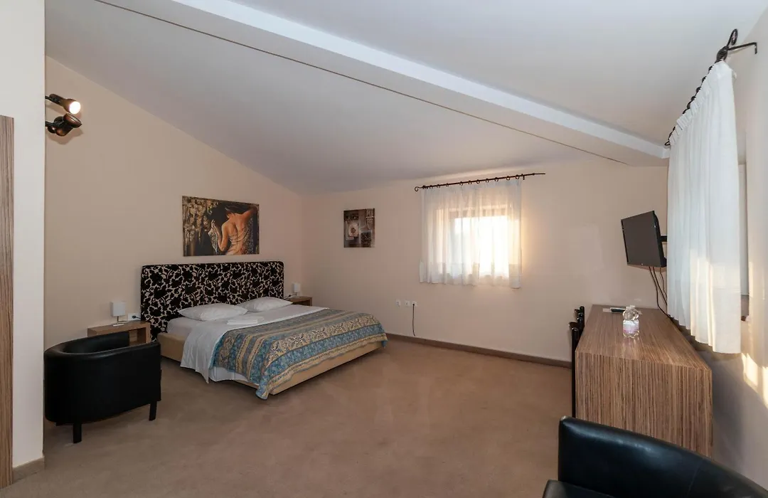 Hotel Paquito-1